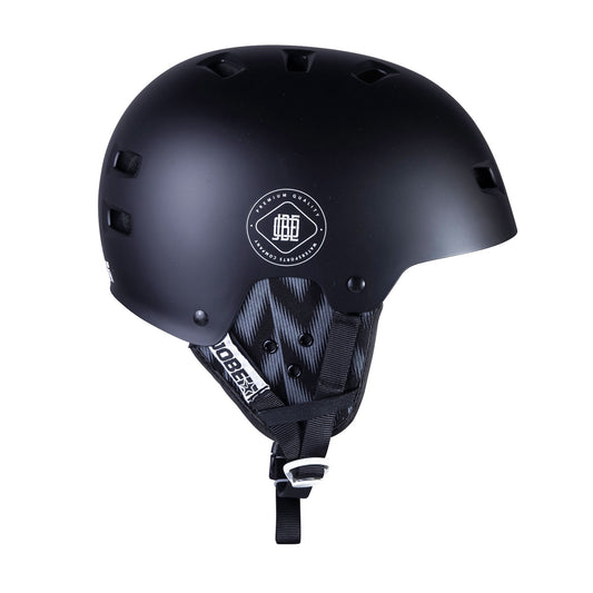 Jobe Base Wakeboard Helm in Schwarz – Rückansicht mit Ohrpolster und Kinnriemen