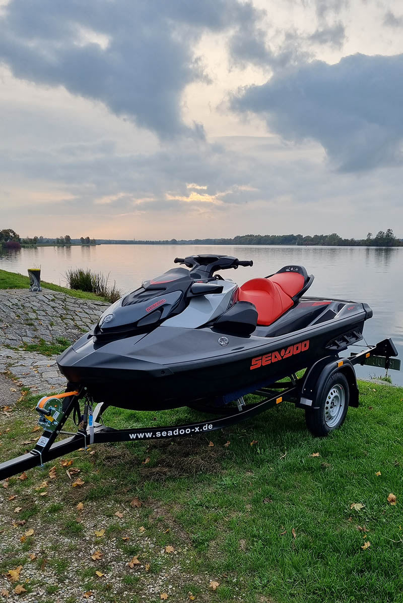 Jetski-Zubehör: Westen, Neopren & Tubes