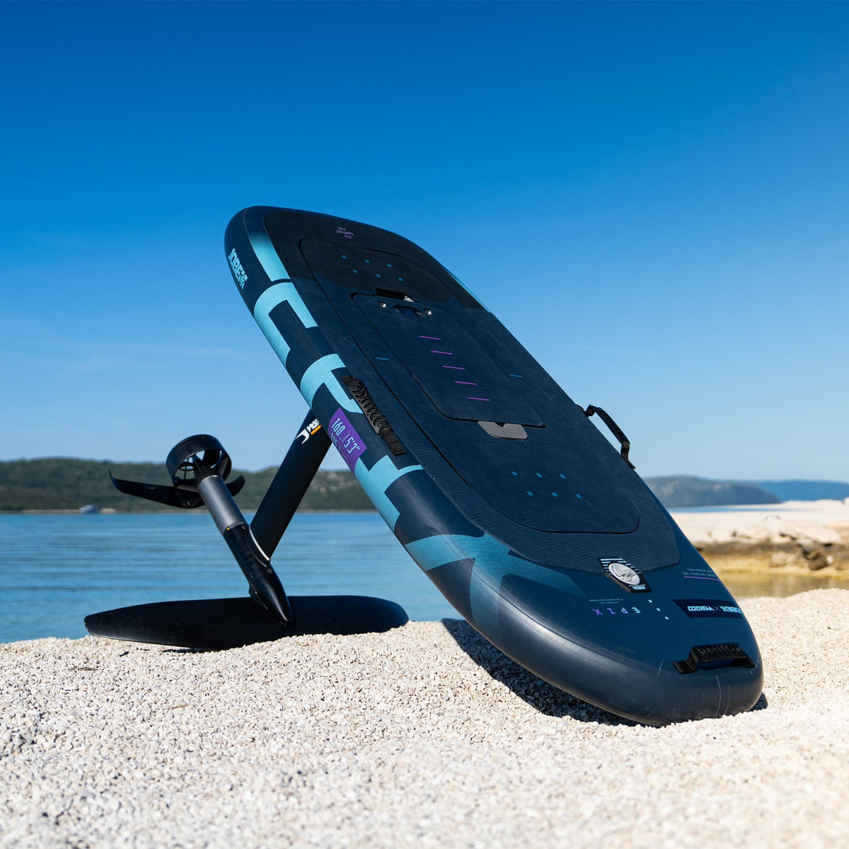 Komplett montiertes Jobe Epix E-Foil am Strand